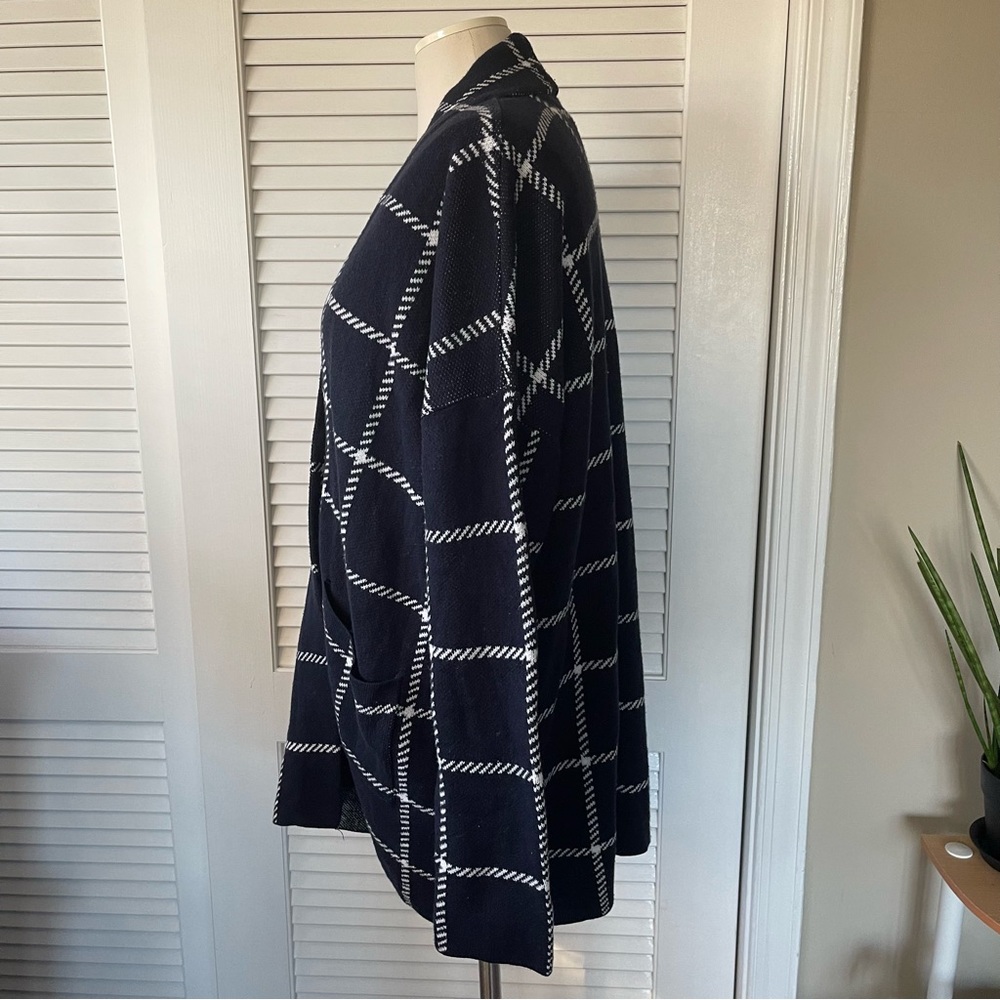 Bass Navy and White Oversized Single Button Cardigan - Picture 4 of 6